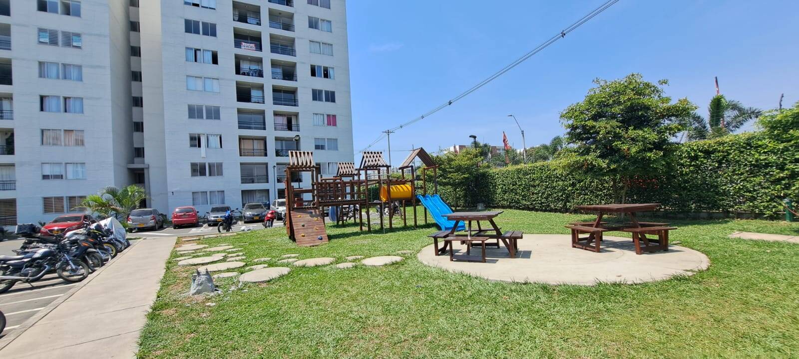 #111 - Apartamento para Alquiler en Puerto Tejada - CAU