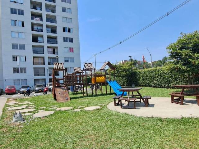 #111 - Apartamento para Alquiler en Puerto Tejada - CAU
